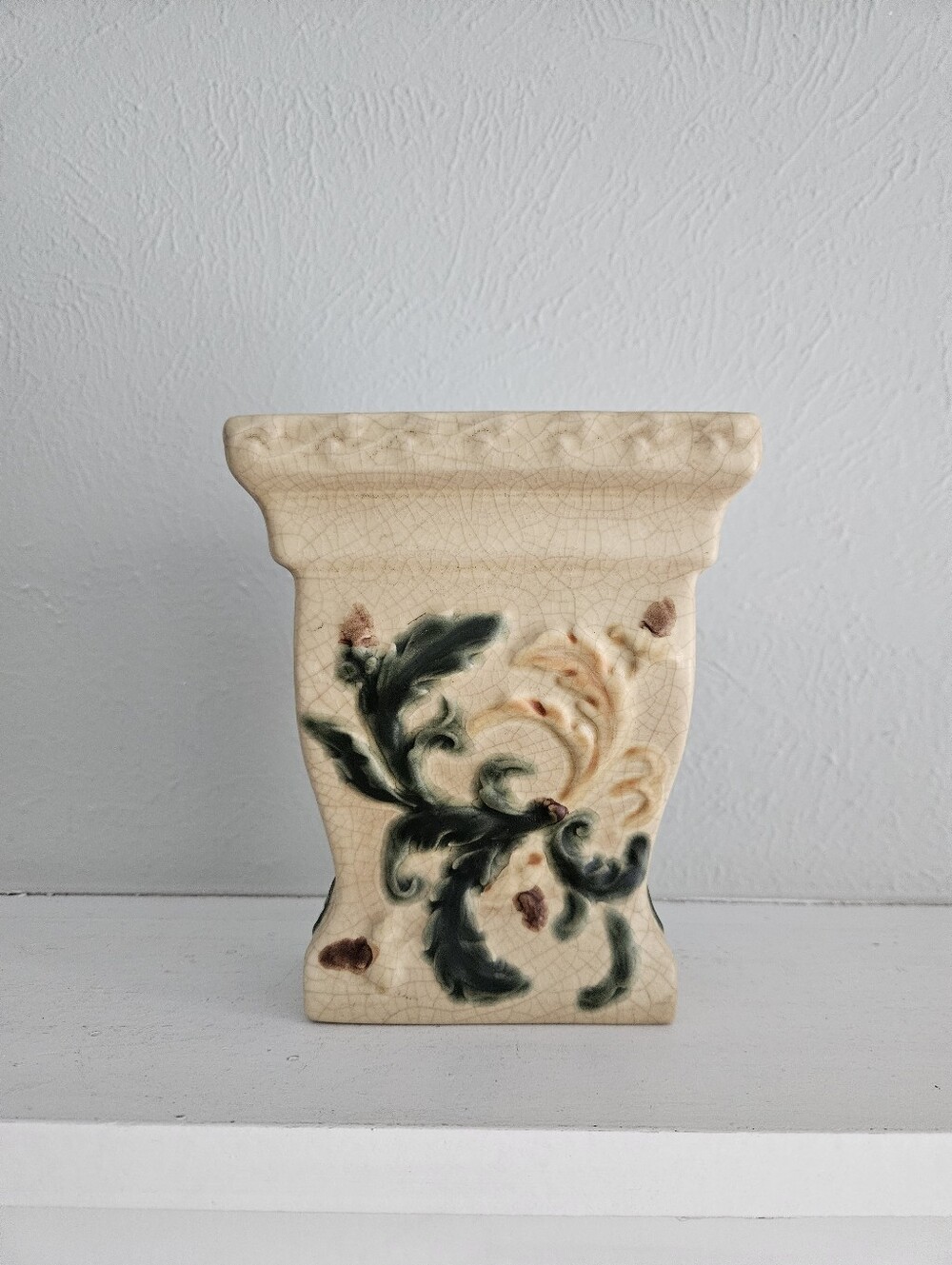 Vintage Weller Pottery Acanthus Ivy Ceramic Decorative Wall Corbel Shelf
